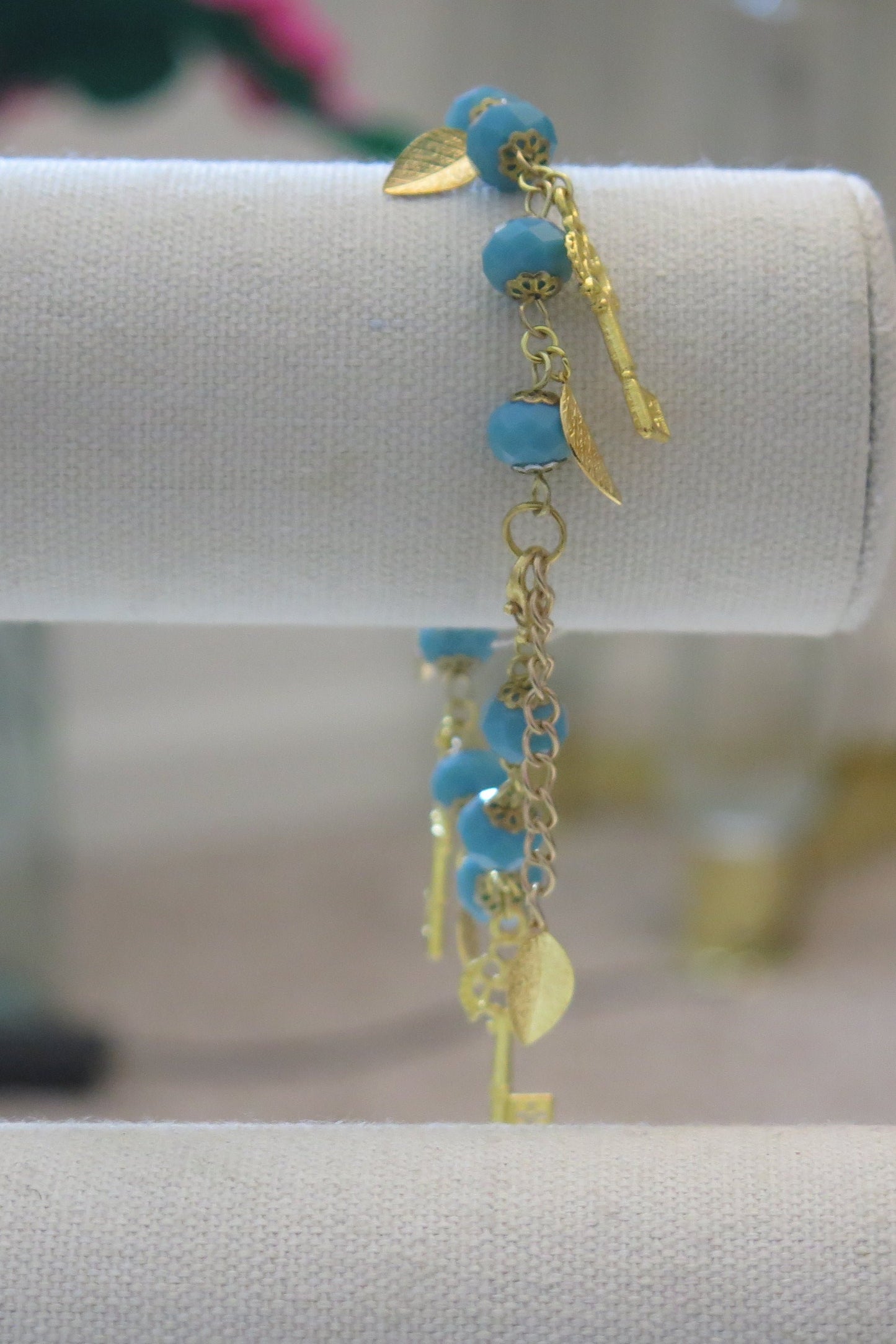 lue bracelet with leaf charm