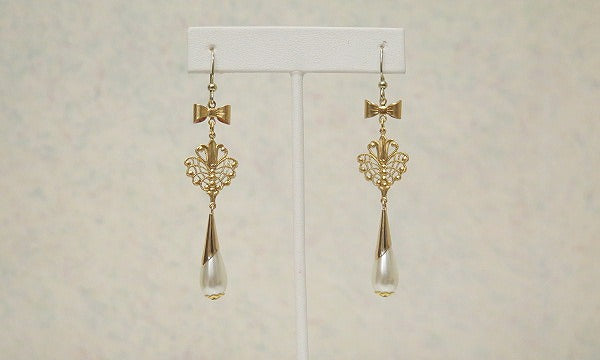 Pearl Gold Earring/ Victorian-Inspired Earring/ Luxury Earring/ For Professional Women