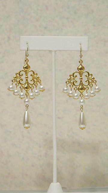 Pearl Victorian-Inspired Earring/ Chandelier Earring for Professional Women