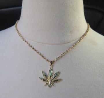 Gold Necklace With Leaf Pendant/ Gold Necklace/ Leaf Pendant Necklace