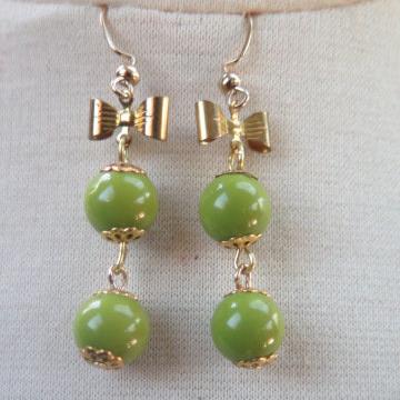 Lemon Green Jewelry Set/ Green Necklace and Earring Set/ Green Jewelry Set/ Lemon Green Necklace and Matching Earring Set,