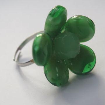 Green Flower Ring/ Green Ring/ Flower Ring