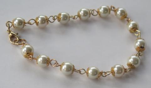 Wired Pearl Bracelet