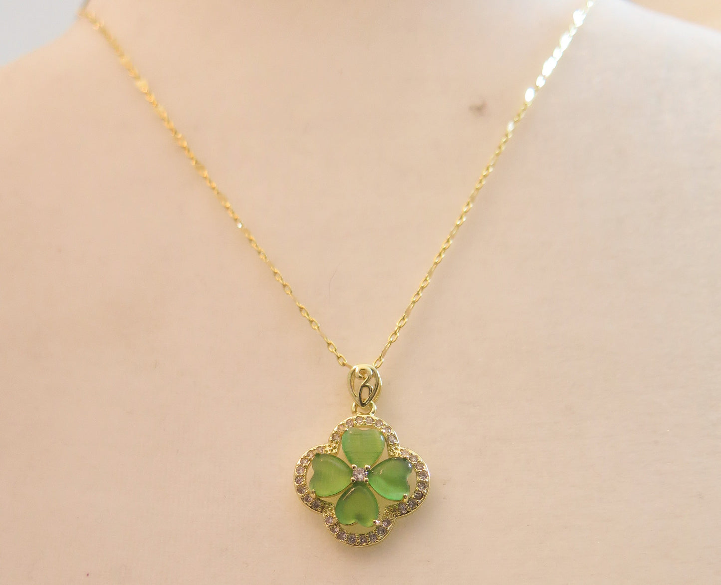sparkling green pendant