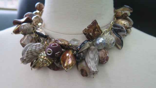 variety brown cluster necklace