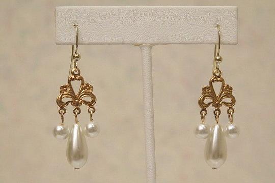 vintage Pearl earring