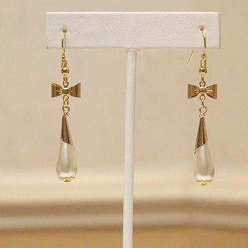 Bow Pearl Earring