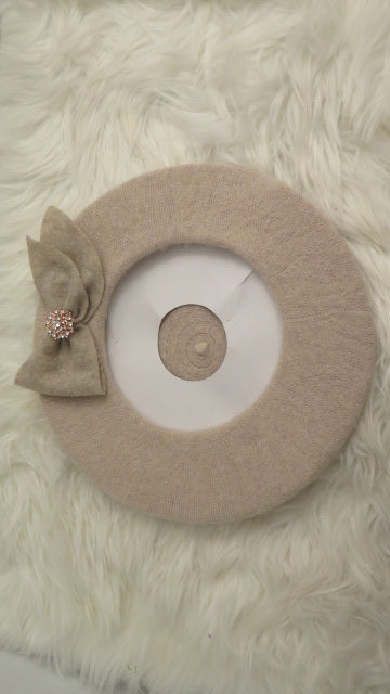 Bow brown beret