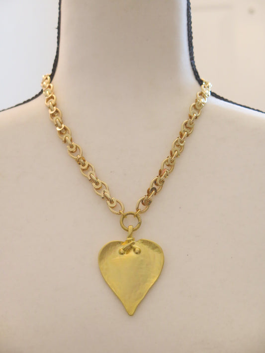 Gold Necklace with Leaf Pendant