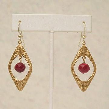 Gld Vintage Earring