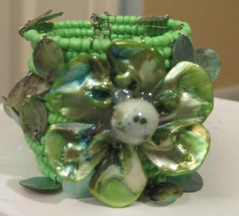 Green flower seeds beads cuff Bracelet