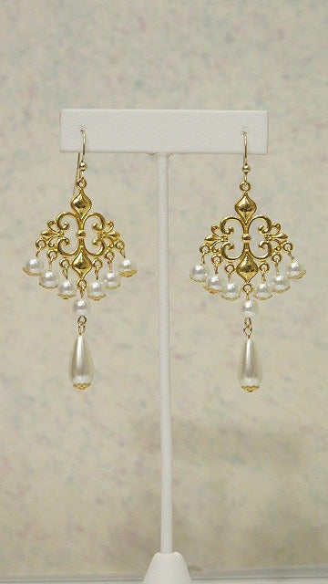 Pearl Victorian-Inspired Earring/ Chandelier Earring for Professional Women