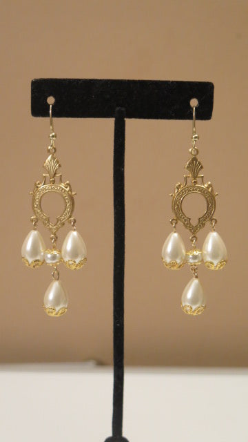 Pearl Chandeliere Earring / For Women/ For every occassion