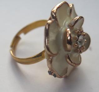 White Flower Ring/Large  White Flower Ring/ Flower Ring/ White Ring