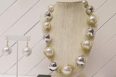 Pearl silver set