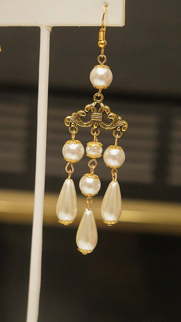 Pearl victorian inspired chandelier earring