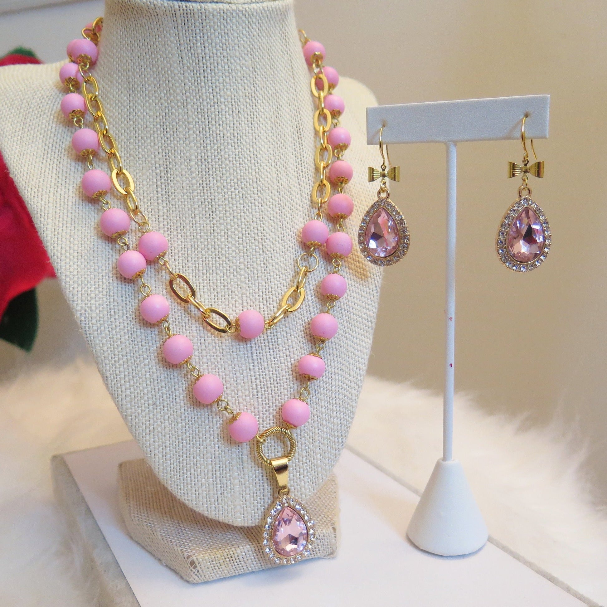 Pink jewelry set for women