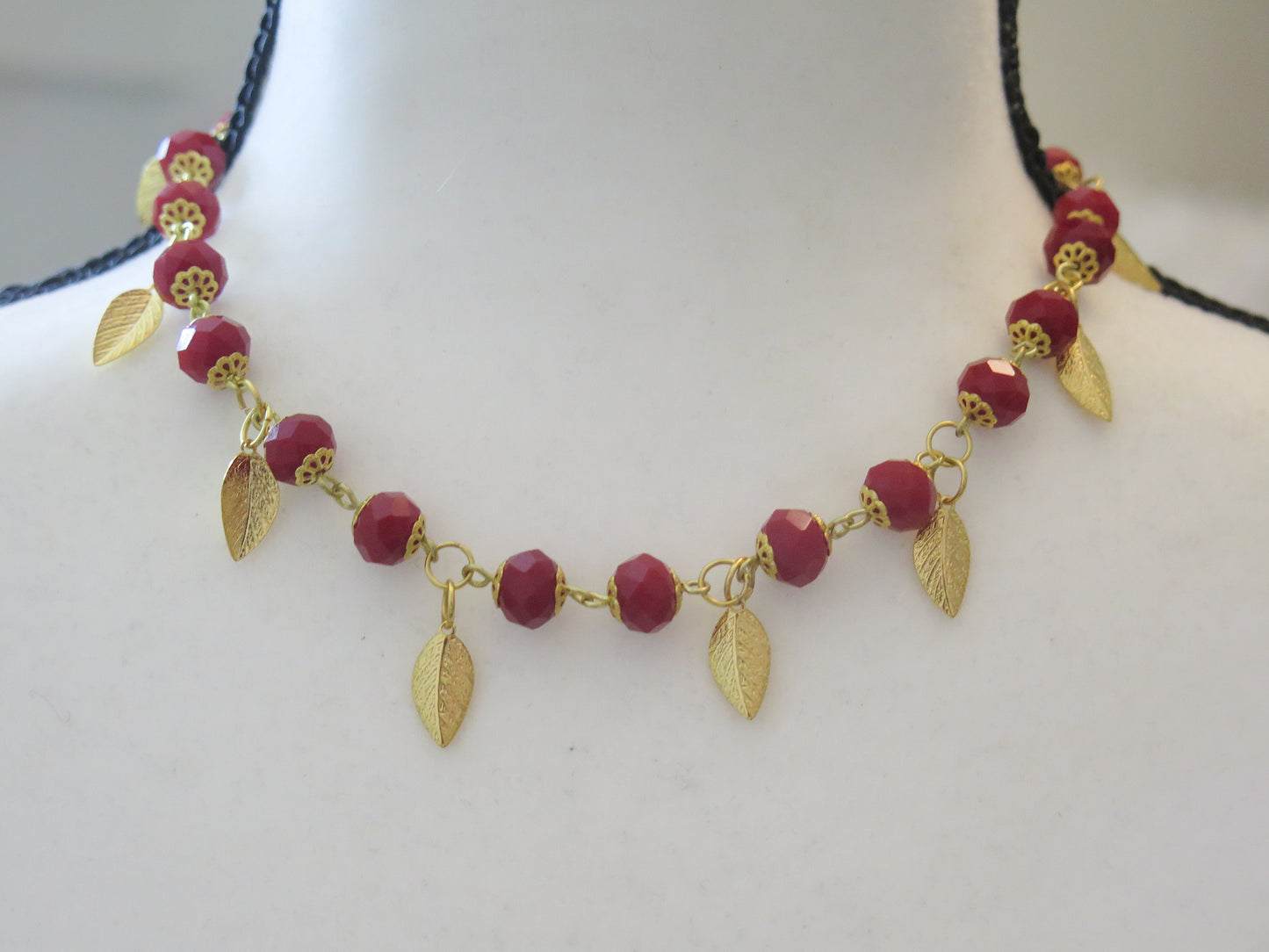 Red leaf necklace