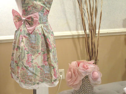 Pink Flower Vintage Inspired Fabric Apron/ Pink Kitchen Apron/ Kitchen Apron/ Cooking Apron