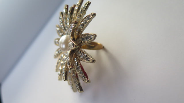 Extra large sparkling rhinestone sunburst ring for women