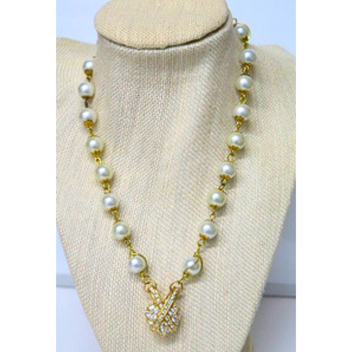 White Pearl Necklace 17" Gold Wire Wrap Rhinestone Heart Pendant