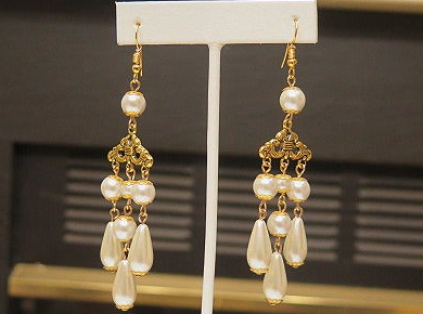 vintage Pearl earring