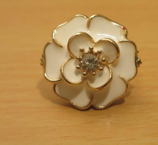 White Flower Ring/Large  White Flower Ring/ Flower Ring/ White Ring