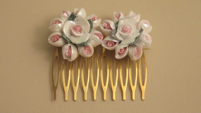  White flower bridal hair comb for brides