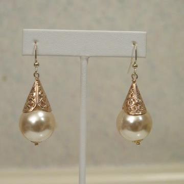 affordable Pearl earring