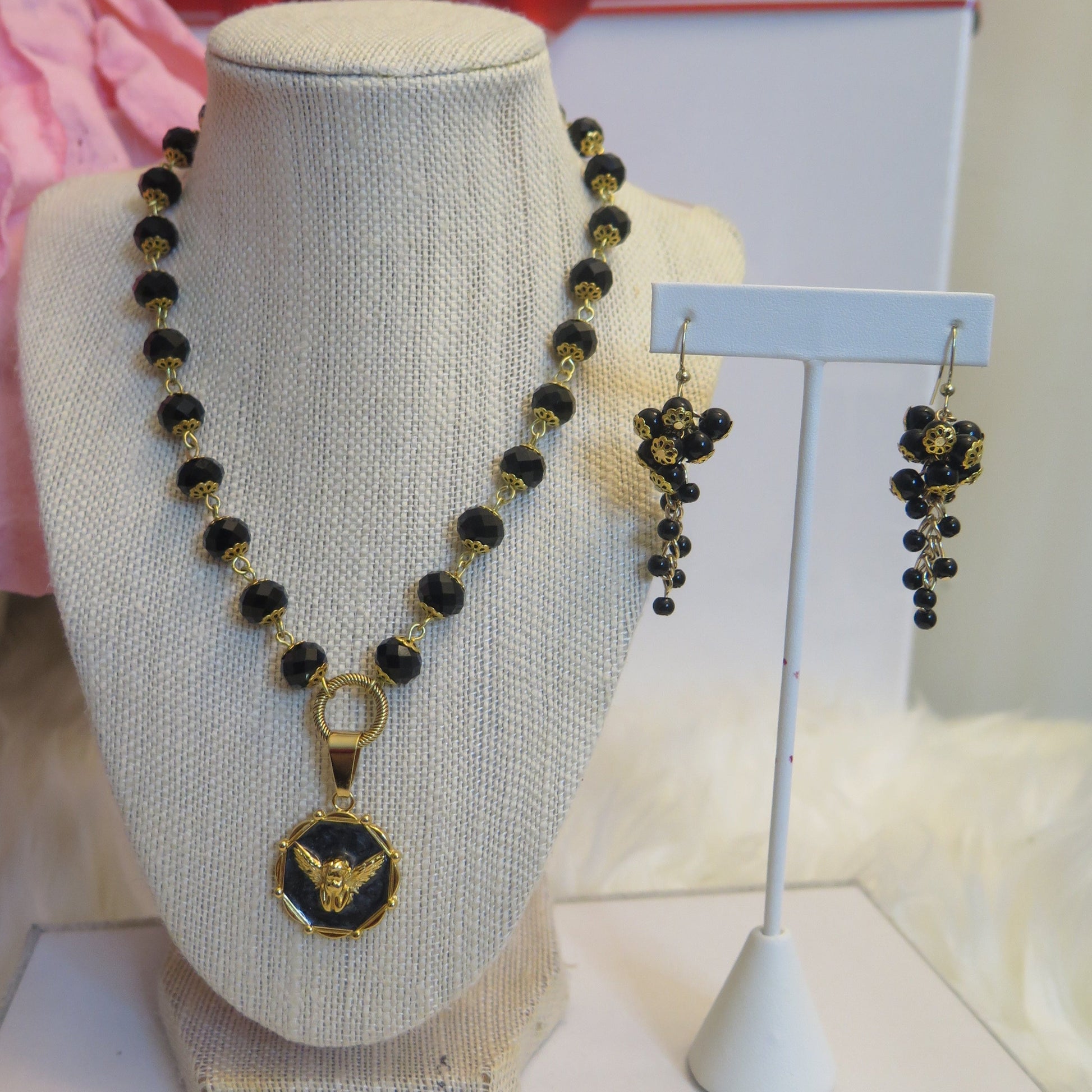 black jewelry set