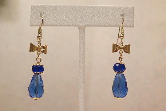 blue bow earring