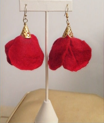 flower red felt earring