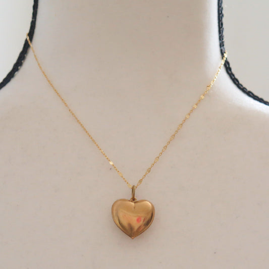 Gold Necklace With Heart-shape pendant