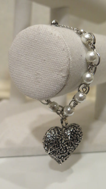 silver pearl bracelet