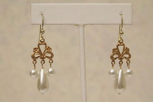 vintage Pearl earring